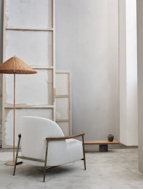 9602 Floor Lamp